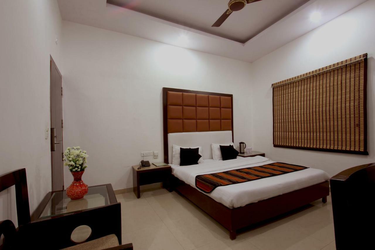 Hotel Mohan International New Delhi Luaran gambar
